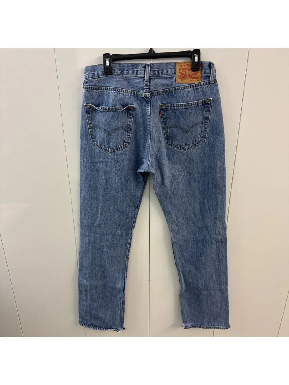 Levis 501 Jeans Mens 34x34 Light Wash Blue Regular Straight Button Fly‎